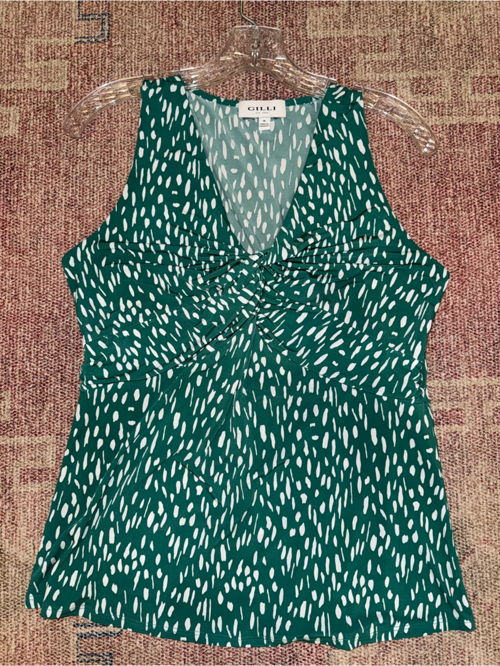 Gilli green abstract v neck twist top blouse stretchy like new